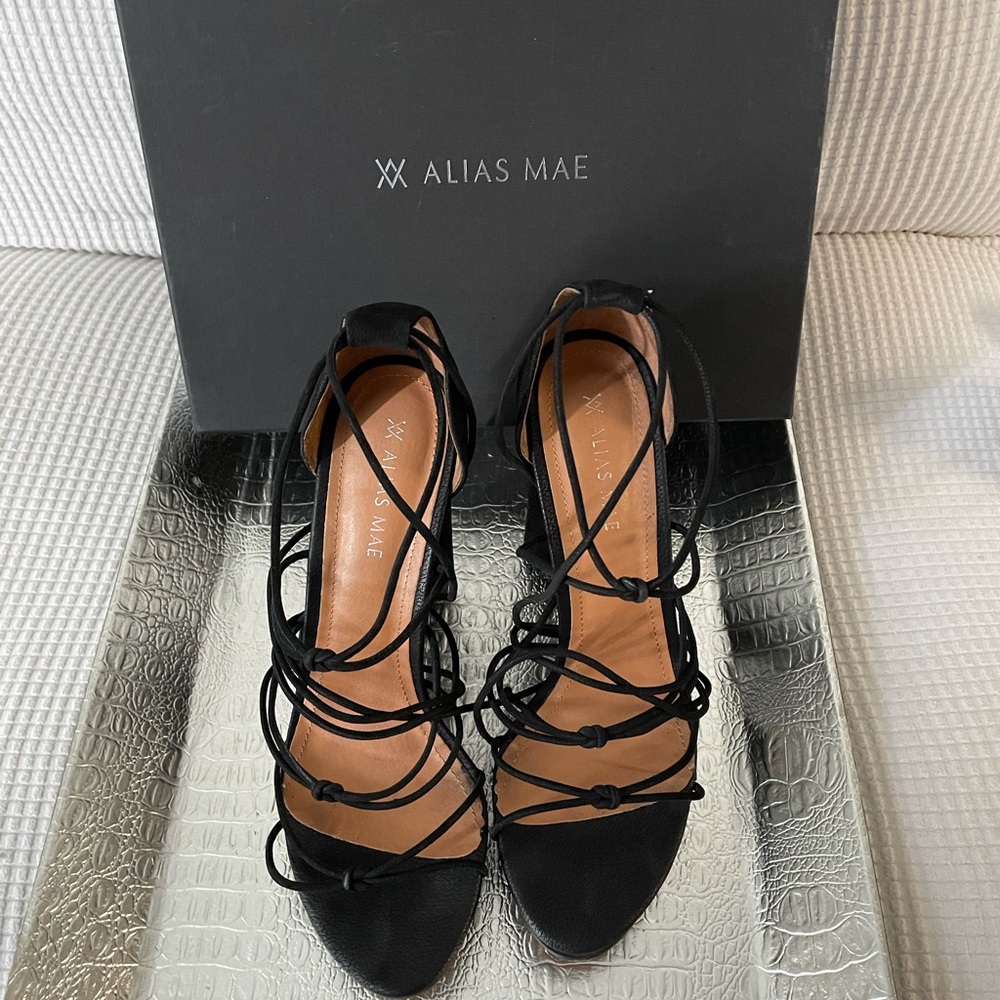 Alias Mae strappy heel